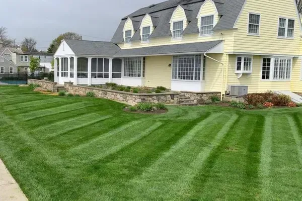 lawn maintenance monroe ct