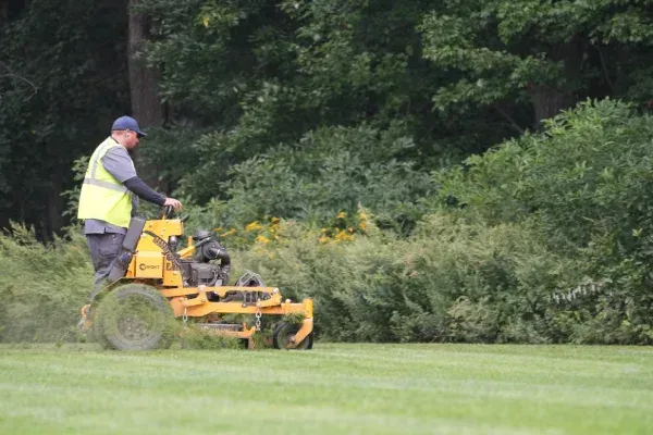 lawn maintenance services stratford ct