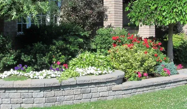 retaining wall installation in stratford ct