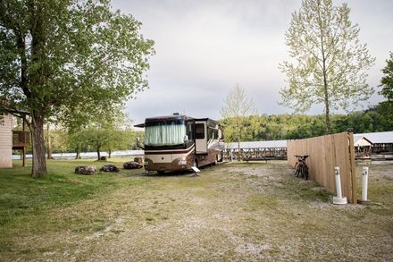 Full hookup 50 amp campsite