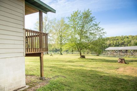Cabin Rental Near Branson MO with Waterfront view