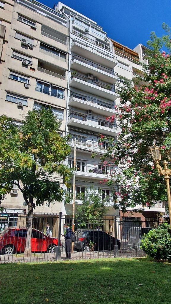 Plaza Barrientos, en Alquiler, 3 Dorm, Frente, 165 m². Categoría.
