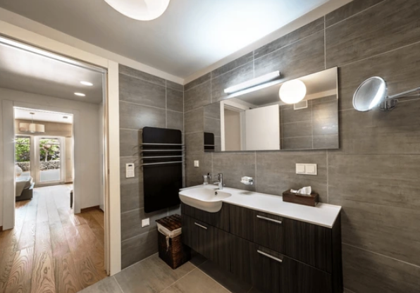 transitional bathroom