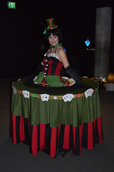 Strolling table