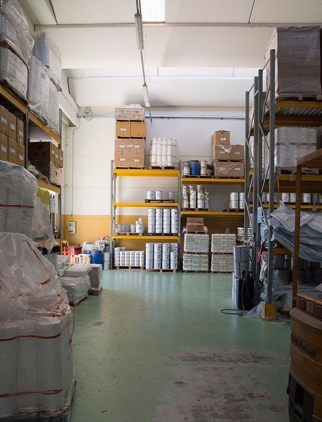 Deposito vernici Rica Resine a Bologna