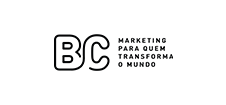 A black and white logo for a company called bc marketing para quem transforma o mundo.