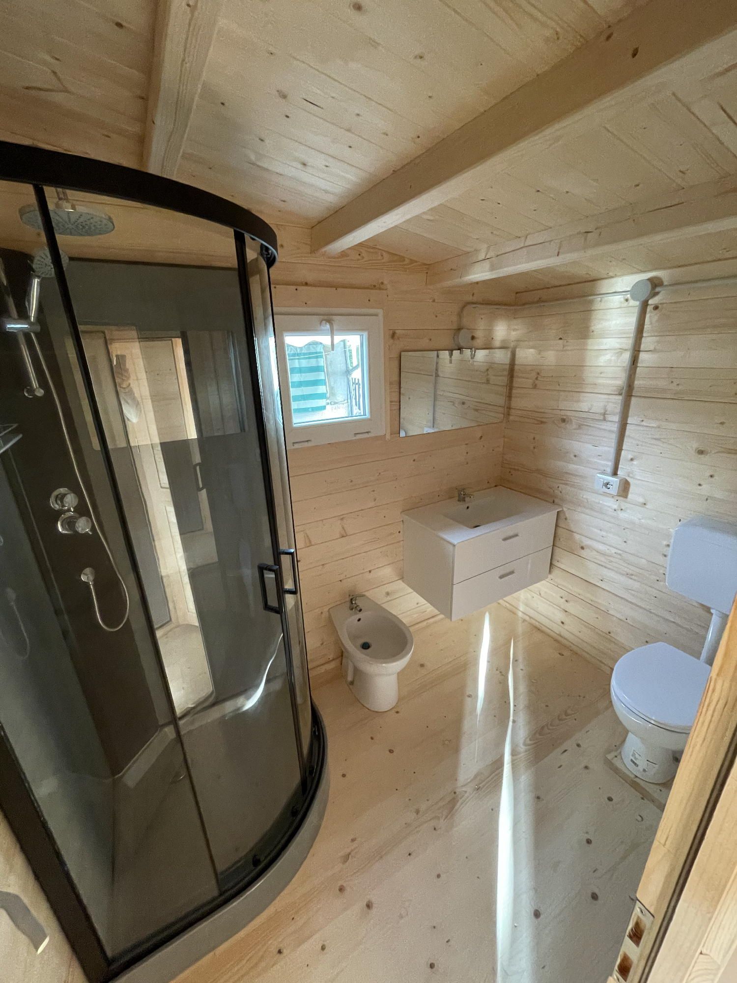 bagno bungalow artigiano del legno