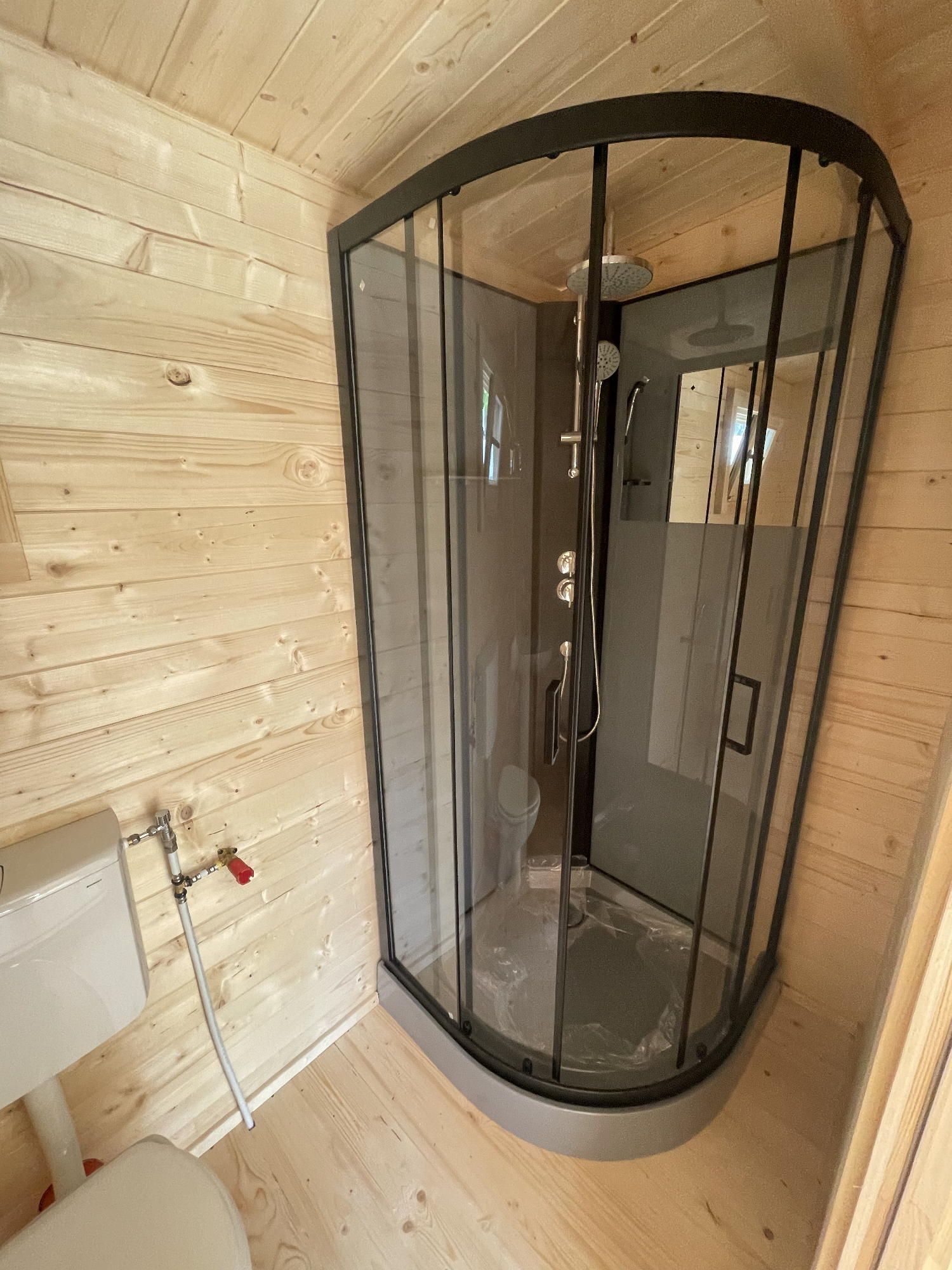 doccia bungalow in legno
