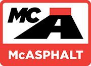 Le logo de la société McAsphalt présente le texte blanc « MC » et un « A » noir sur fond rouge avec « McASPHALT » en dessous.