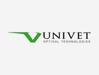 Un « V » vert avec une bande verte, et le mot « UNIVET OPTICAL TECHNOLOGIES » en caractères noirs.
