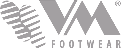 Logo gris de VM Footwear avec deux empreintes de pas et le mot « FOOTWEAR ».