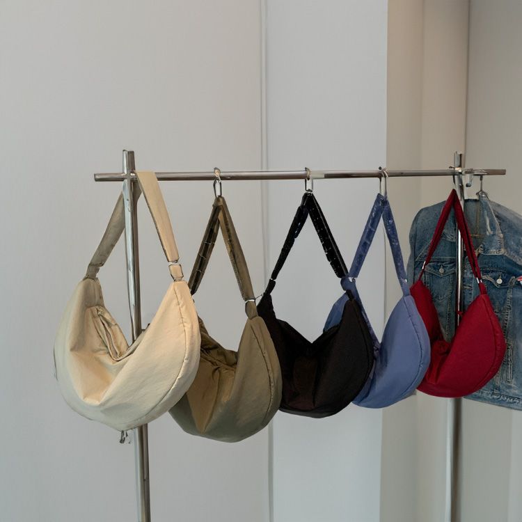 大容量尼龍餃子肩背斜背包 肩背斜背包 大容量斜背包