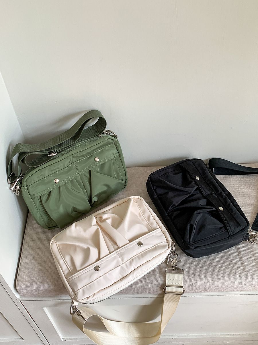 輕量防潑水尼龍斜背包 百搭男女側背小包 單肩郵差包 休閒肩背包 隨身收納斜背包