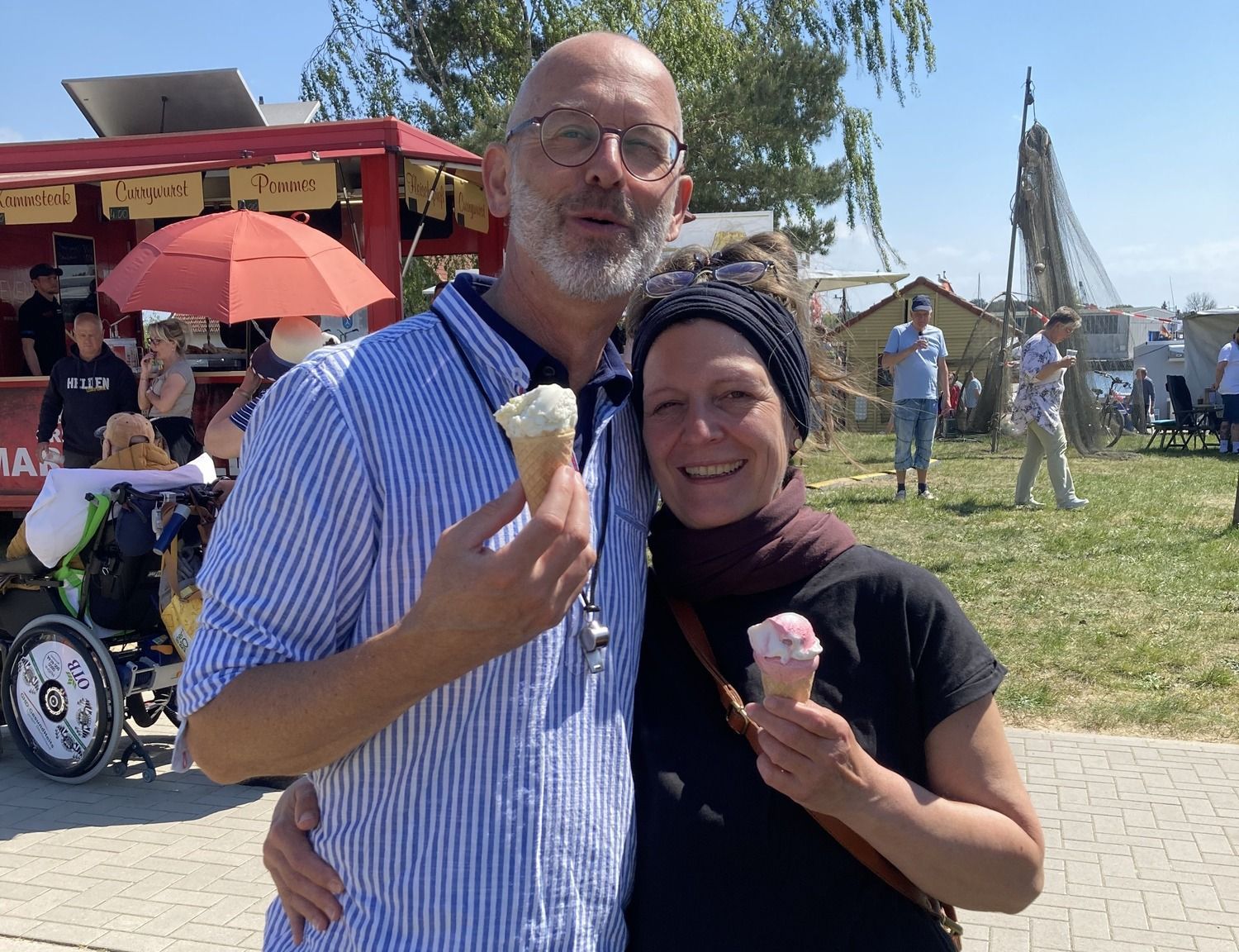 Wir - Alexandra und Michael - sind eure Gastgeber und laden euch zu einem kleinen Rundgang ein.