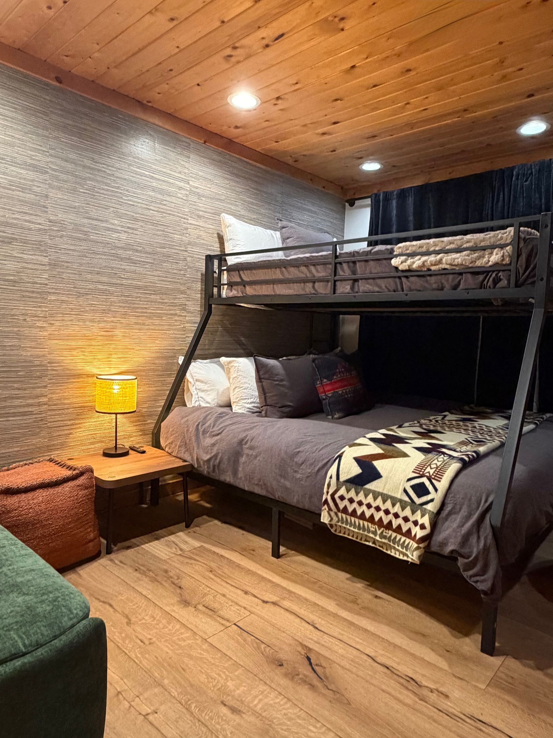 Golden Ranch Montana airbnb bunk room