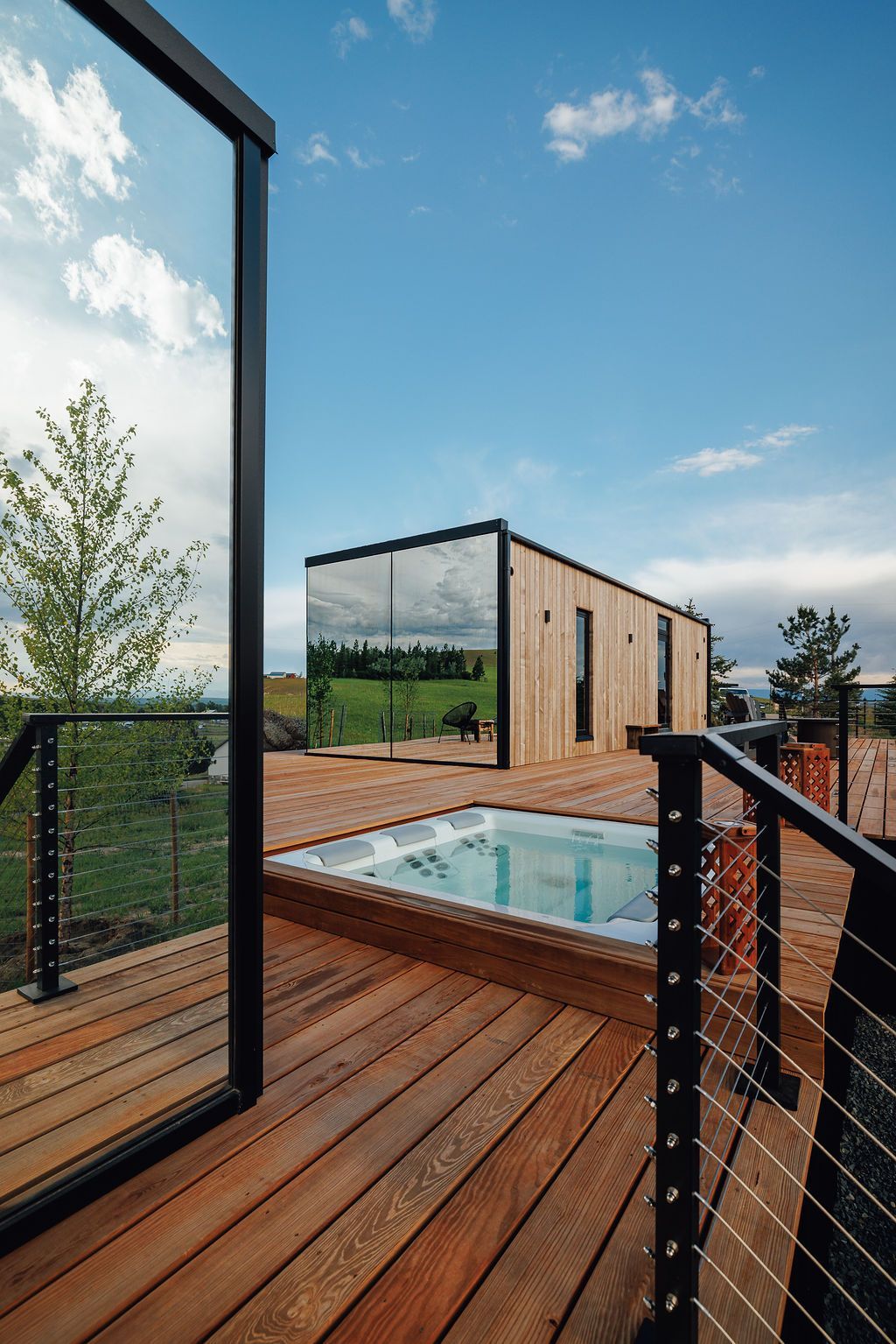 Golden Ranch Montana airbnb mirror cabin