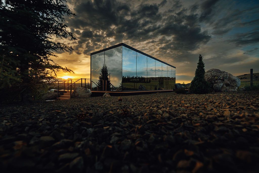 Golden Ranch Montana airbnb mirror cabin