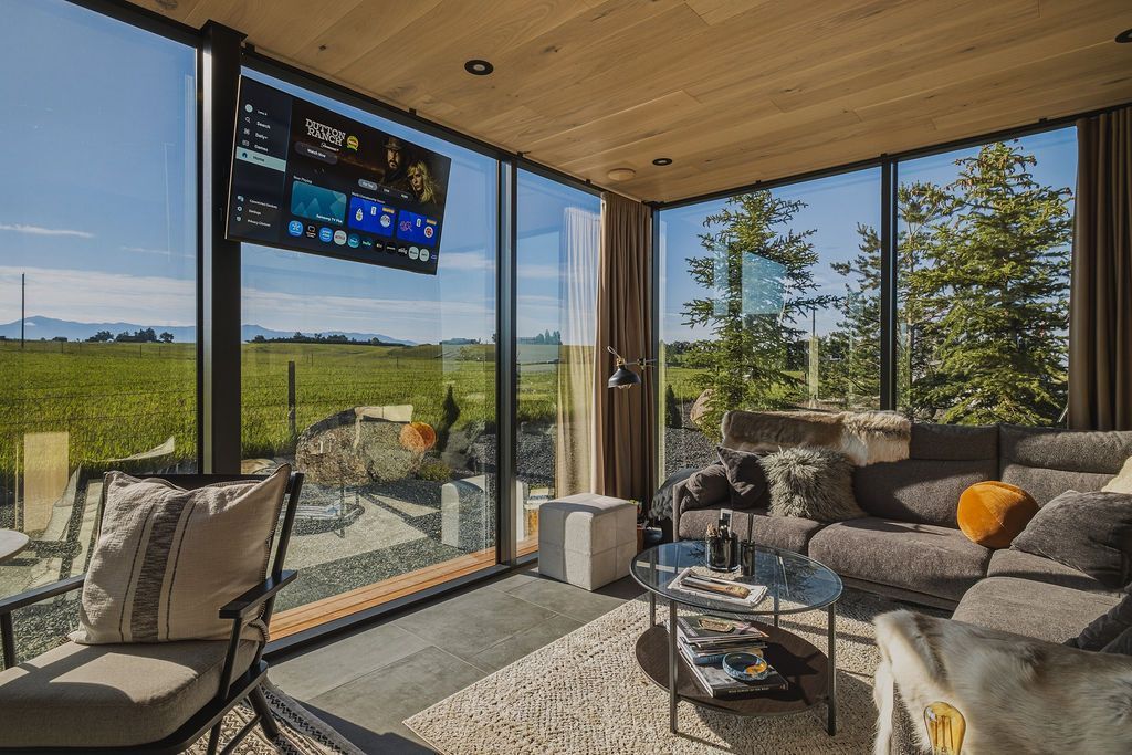 Golden Ranch Montana airbnb mirror cabin