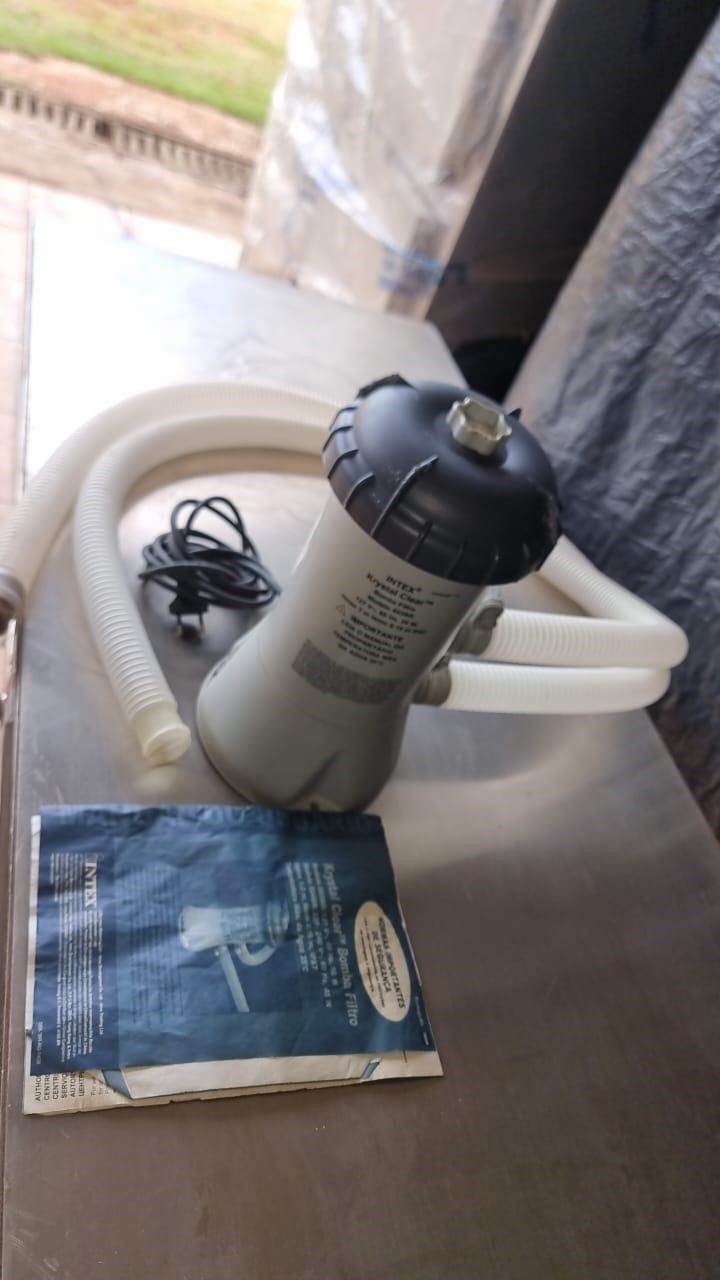 outros Bomba de Água com filtro e mangueiras Intex Piscina Krystal Clear modelo 603 Br bem conservada