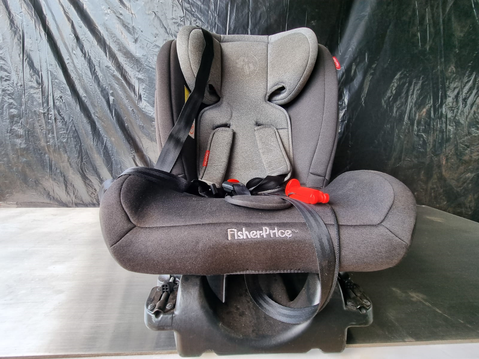 Cadeirinha para carro grupo 3 até 36 kg marca FisherPrice semi nova