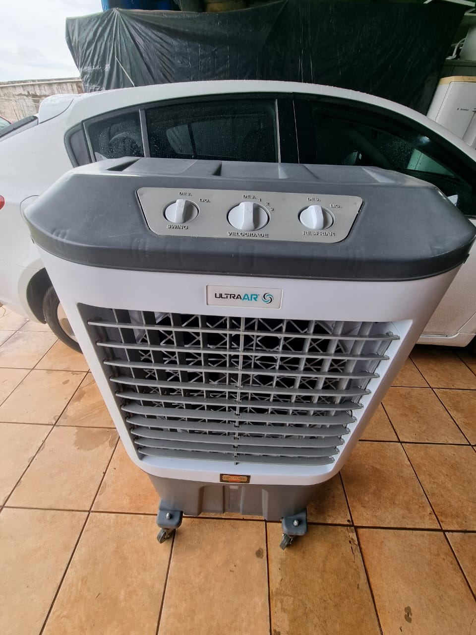 moveis Climatizador de Ar Portátil Ultraar Plus de 80 Litros bem limpo e conservado
