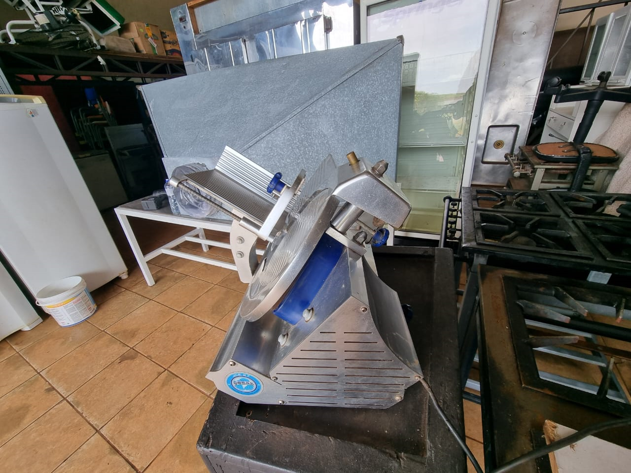 Fatiador de Frios todo em alumínio e inox Gural JCE-27 cm bivolt bem conservado funcionando 100%