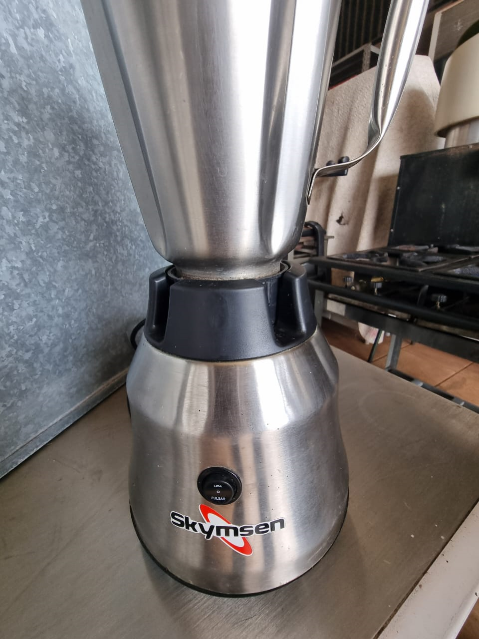 Liquidificador Industrial Inox 1,5 litros Skymsen de alta rotação 127 volts semi novo