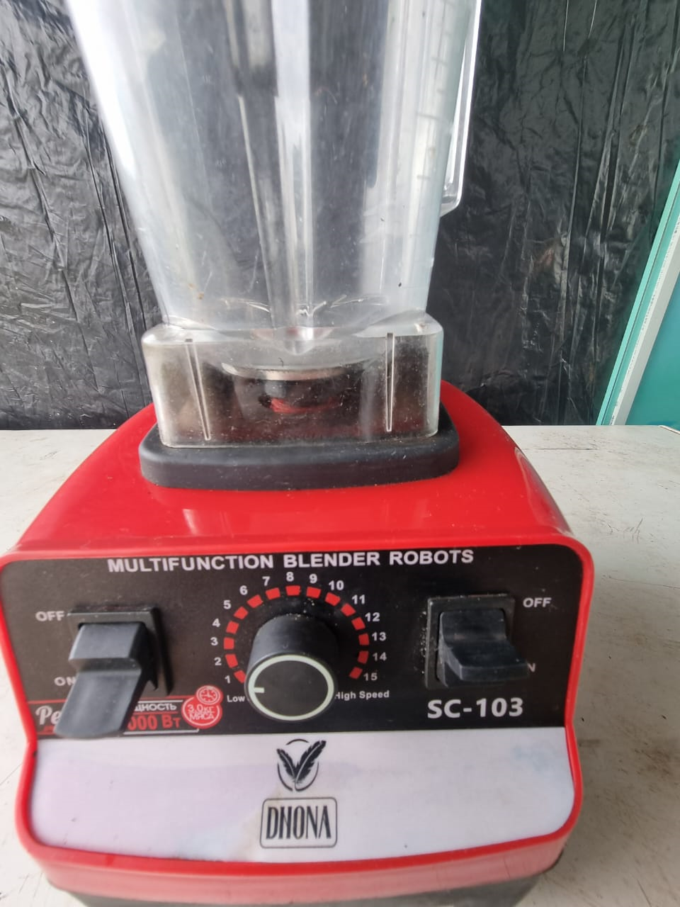 Liquidificador Blender Robots modelo Dnona SC103 para uso comercial semi novo