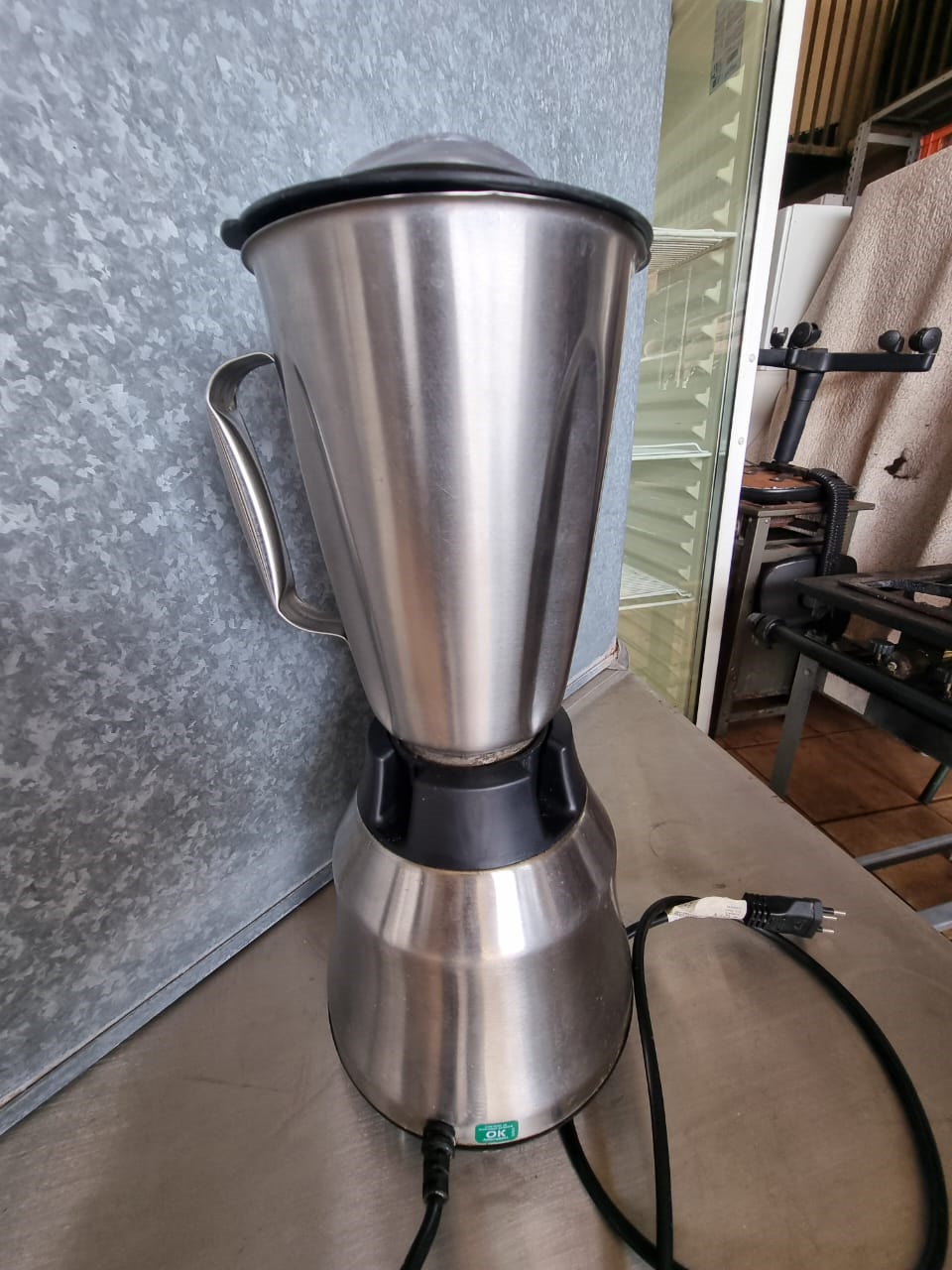Liquidificador Industrial Inox 1,5 litros Skymsen de alta rotação 127 volts semi novo
