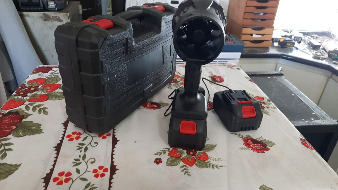 eletrodomesticos Soprador turbo portatil recarregavel com duas baterias e carregador novinho na maleta