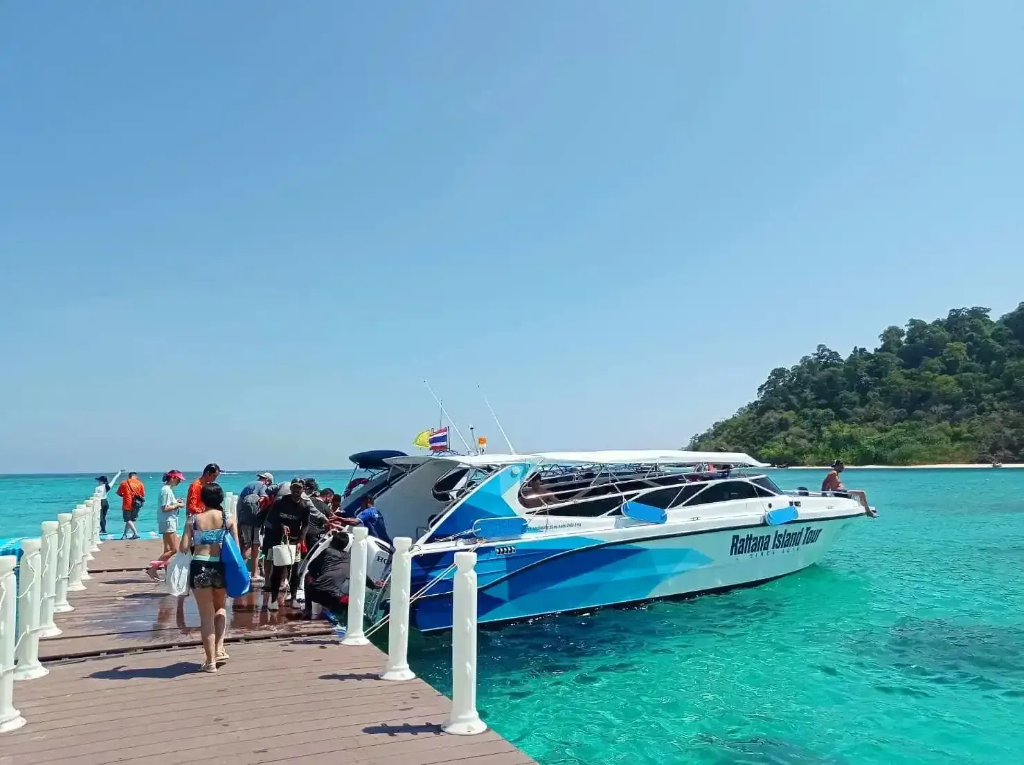 4-islands-tour-by-speedboat-07.webp