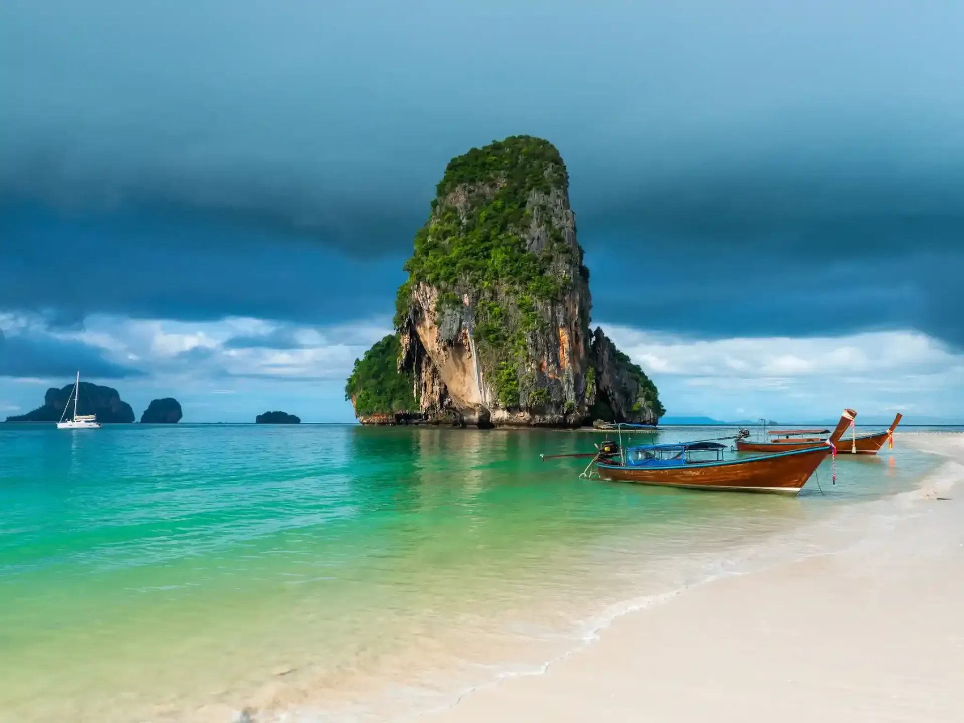4-islands-tour-by-speedboat-27.webp