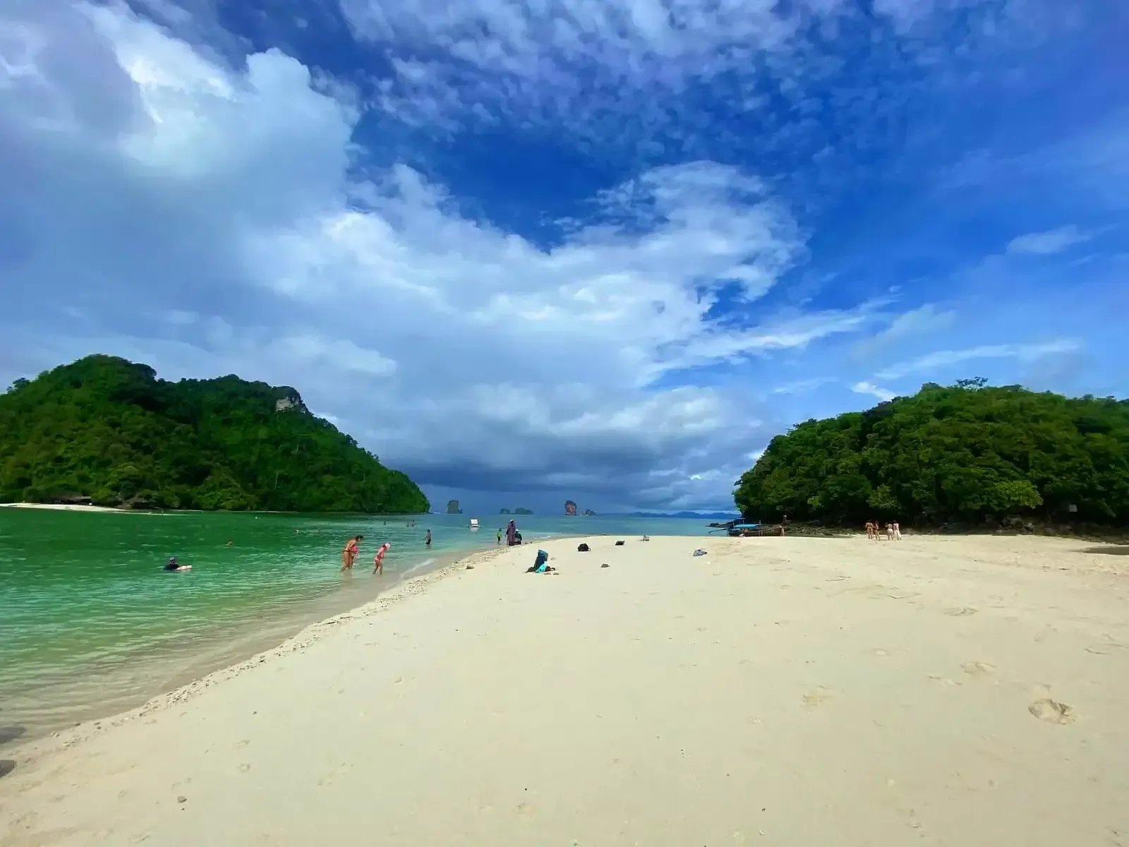 4-islands-tour-by-speedboat-32.webp