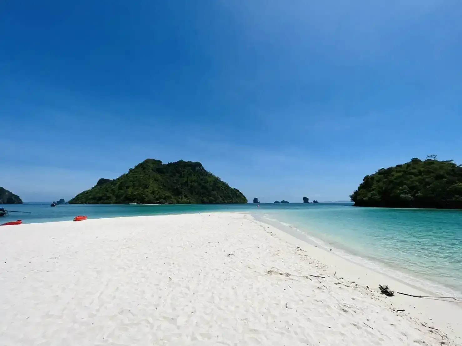 4-islands-tour-by-speedboat-36.webp