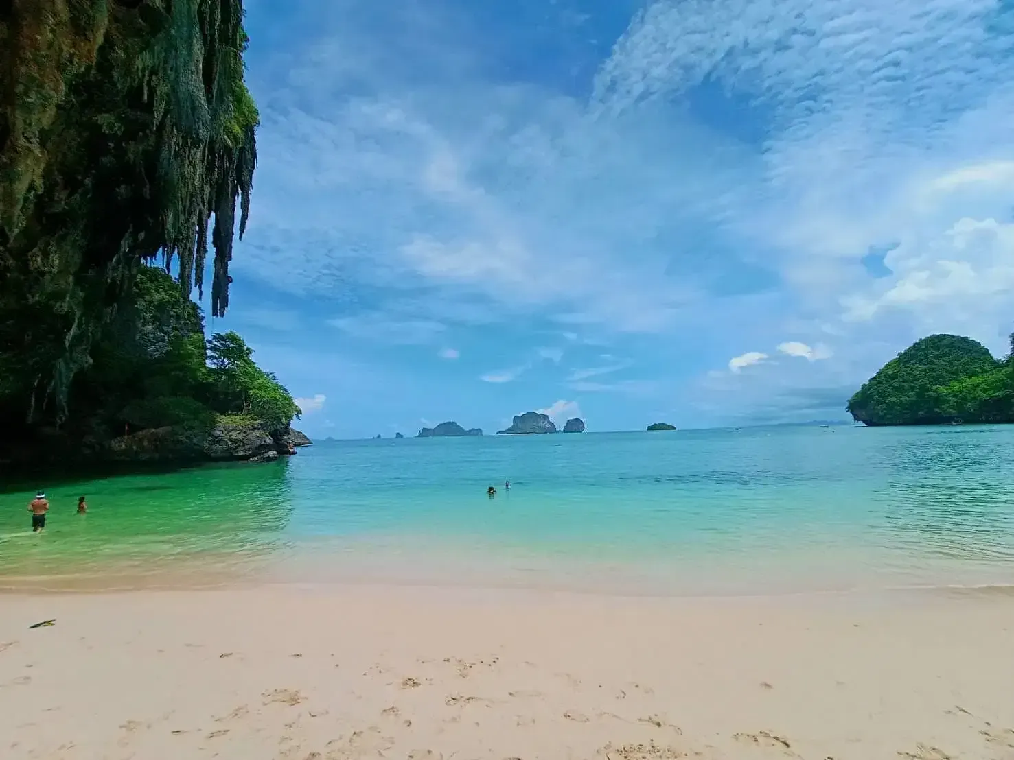 4-islands-tour-in-krabi-by-longtail-boat-03.webp