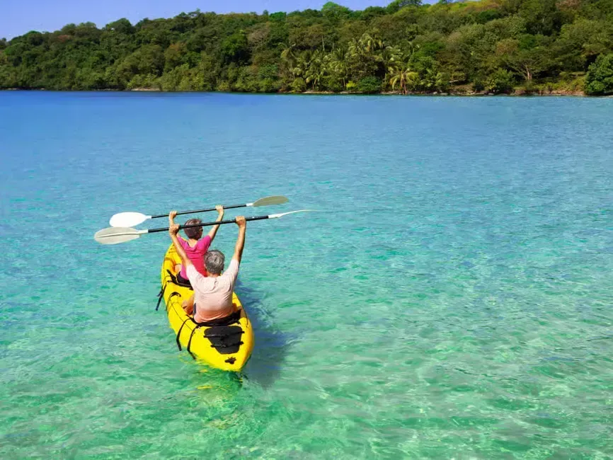 2 people kayaking