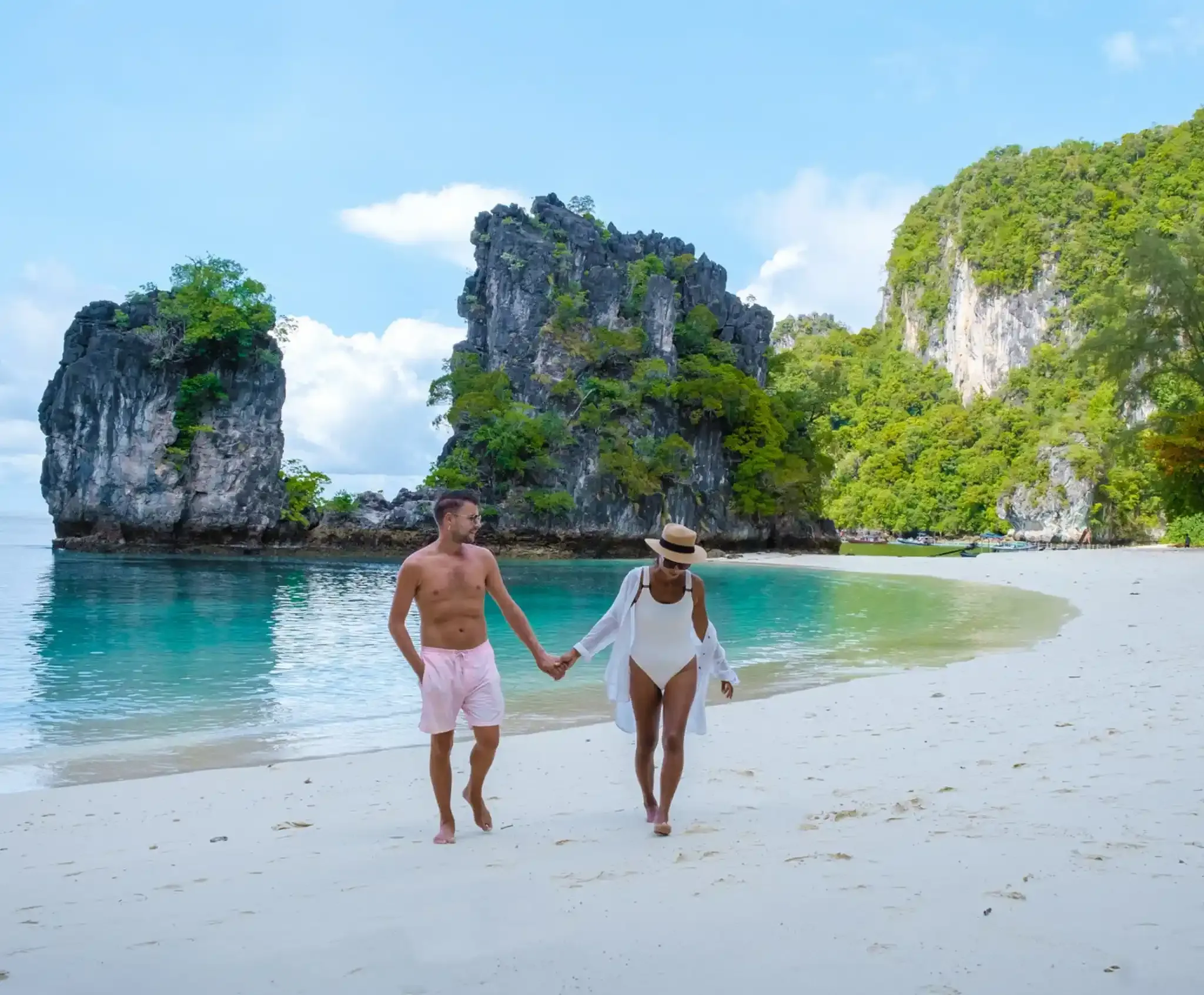 island-hopping-and-snorkeling-tour-in-hong-islands-02.webp