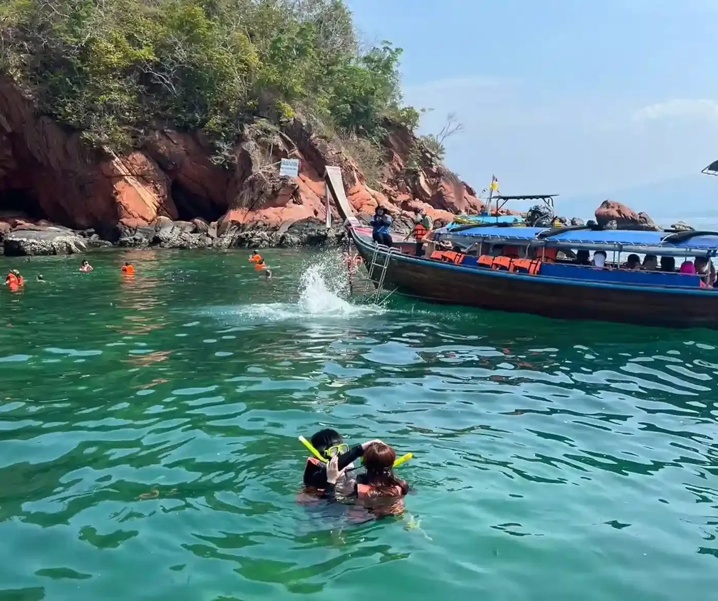 island-hopping-and-snorkeling-tour-in-hong-islands-08.webp
