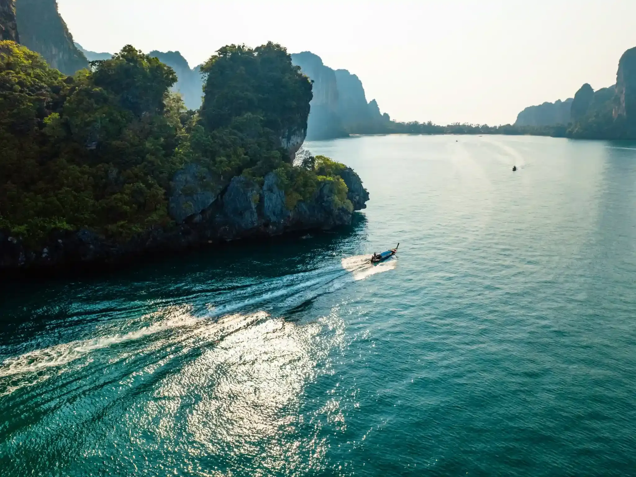 island-hopping-and-snorkeling-tour-in-hong-islands-09.webp