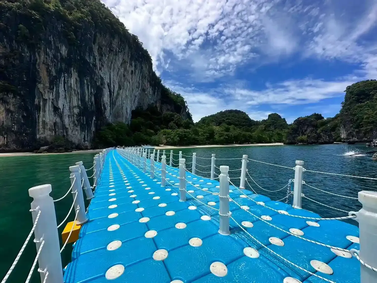 island-hopping-and-snorkeling-tour-in-hong-islands-14.webp