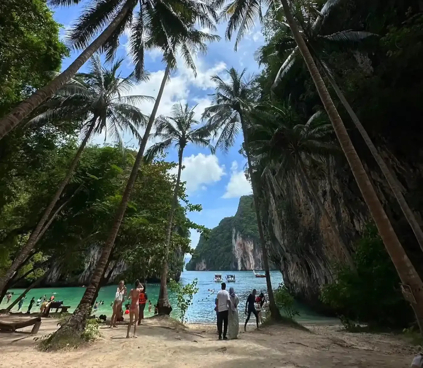 island-hopping-and-snorkeling-tour-in-hong-islands-15.webp