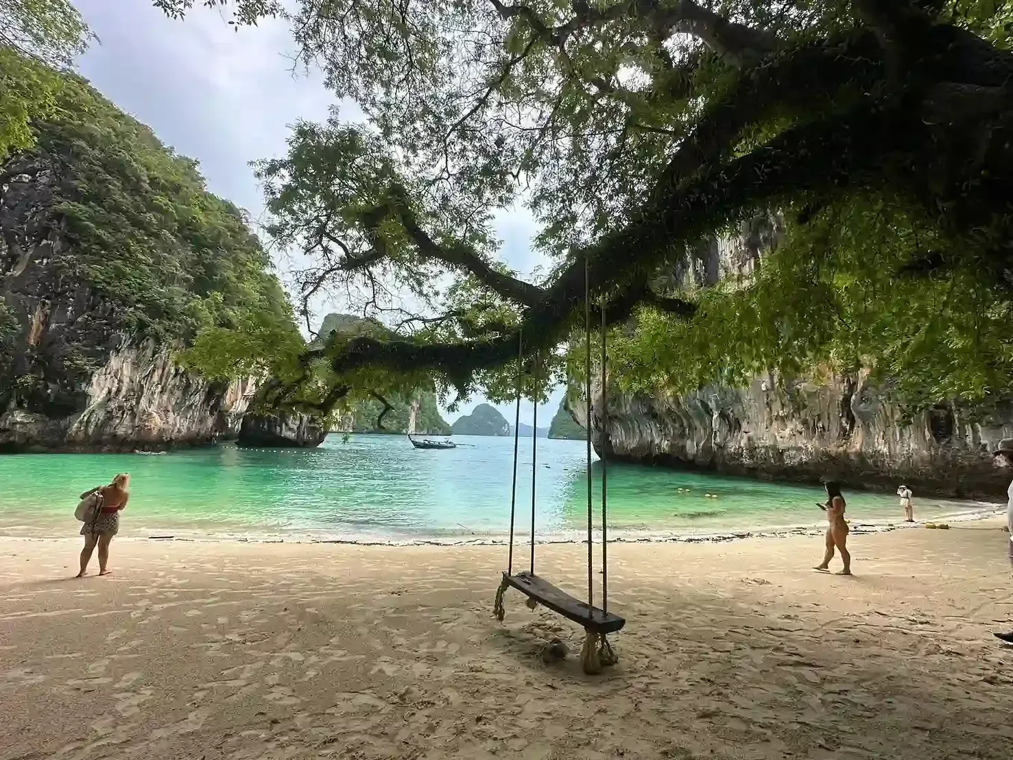 island-hopping-and-snorkeling-tour-in-hong-islands-19.webp
