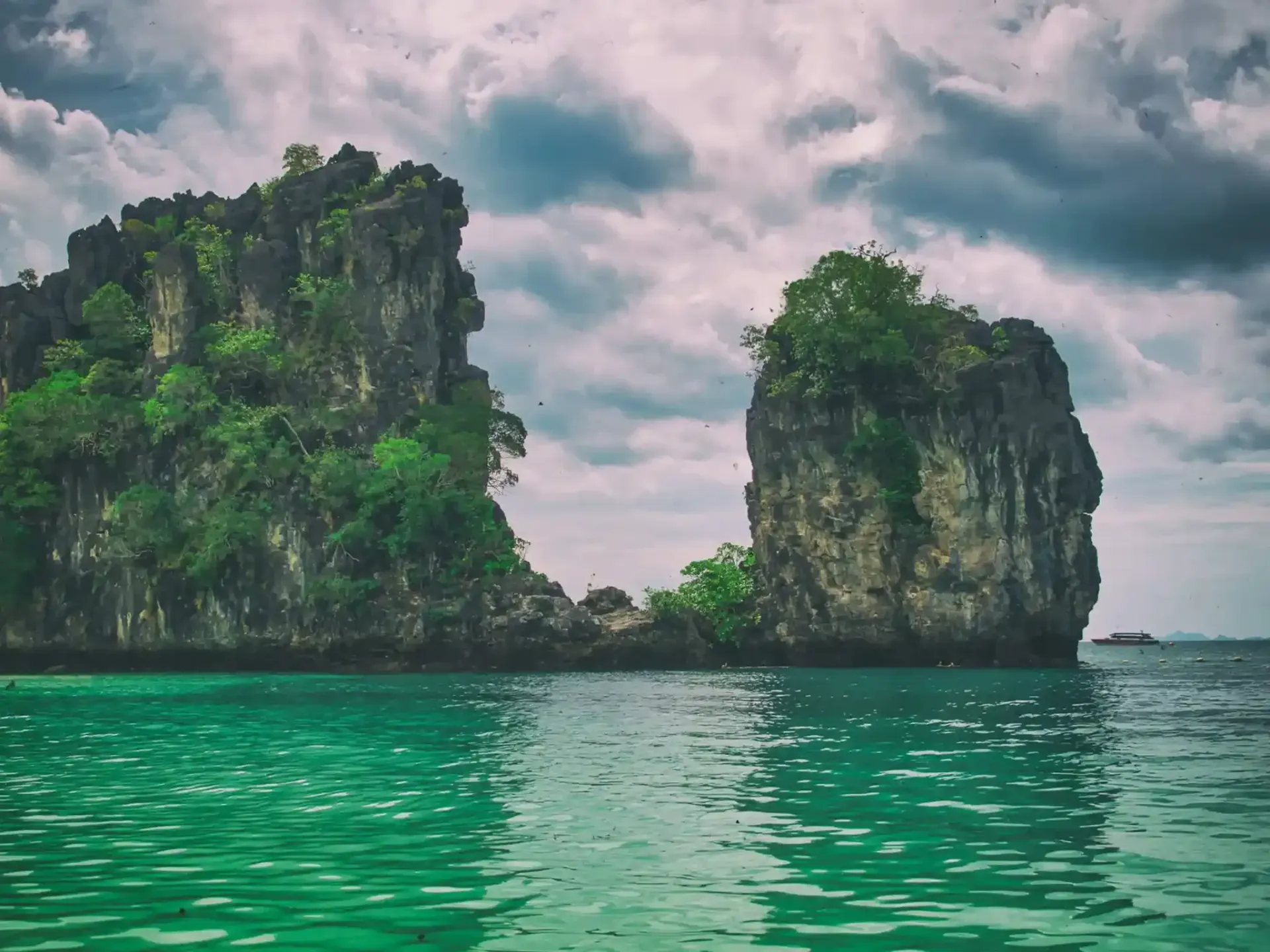 island-hopping-and-snorkeling-tour-in-hong-islands-20.webp