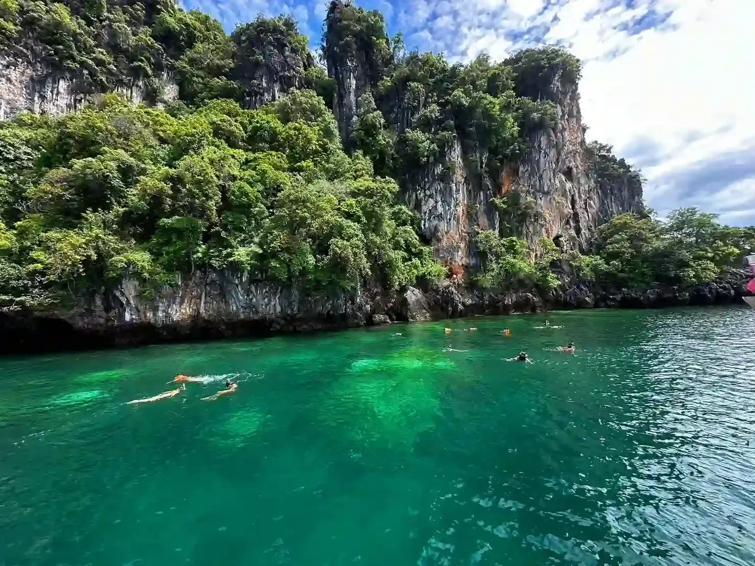 island-hopping-and-snorkeling-tour-in-hong-islands-25.webp