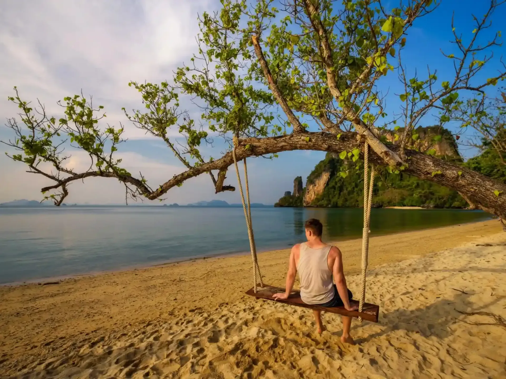 island-hopping-and-snorkeling-tour-in-hong-islands-26.webp