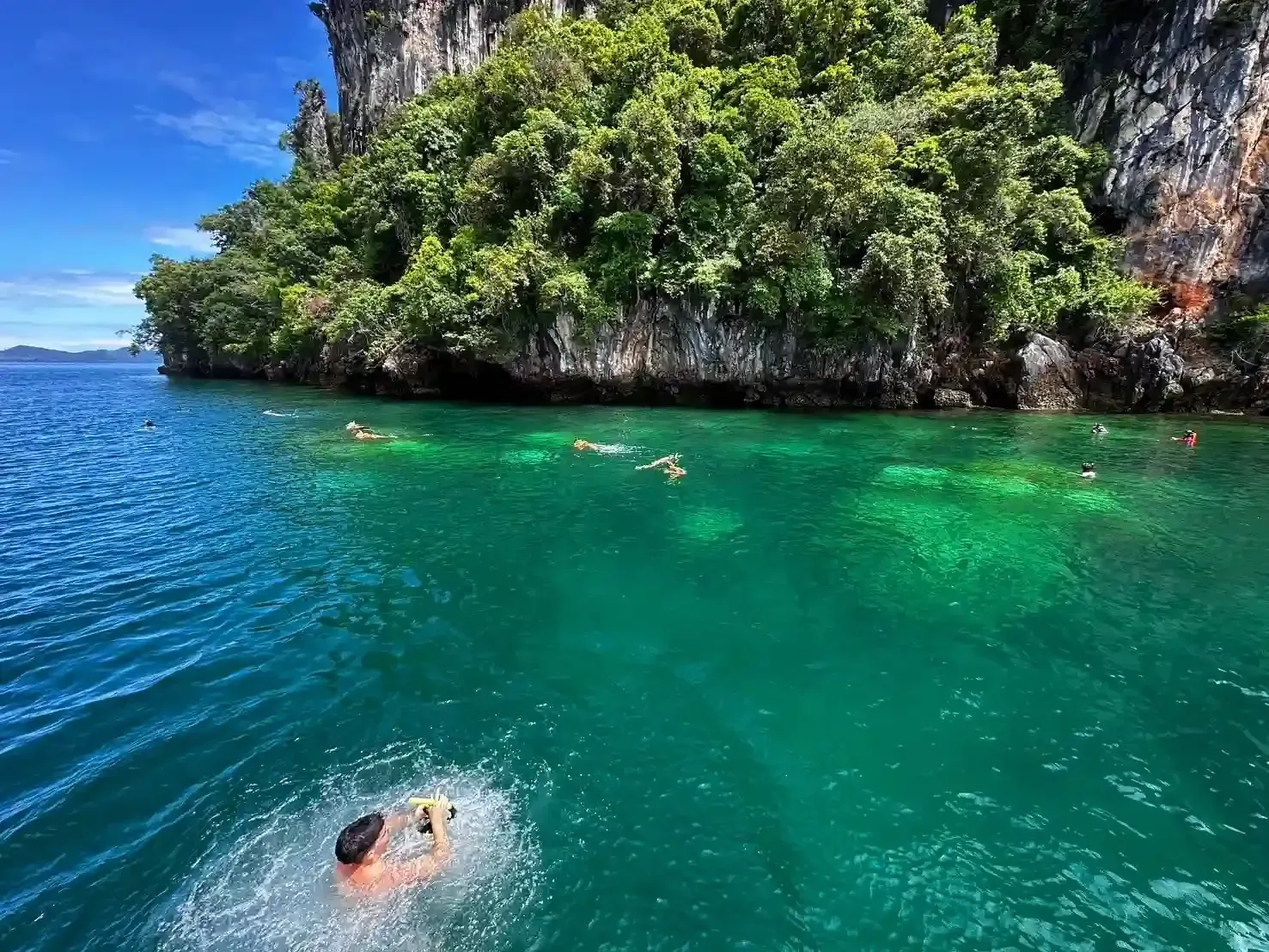 island-hopping-and-snorkeling-tour-in-hong-islands-29.webp