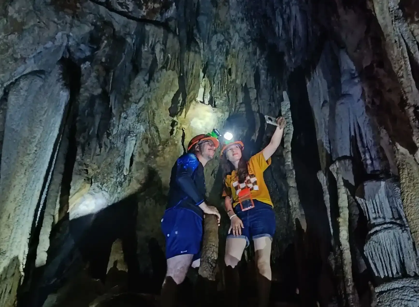 klang-cave-tour-06.webp