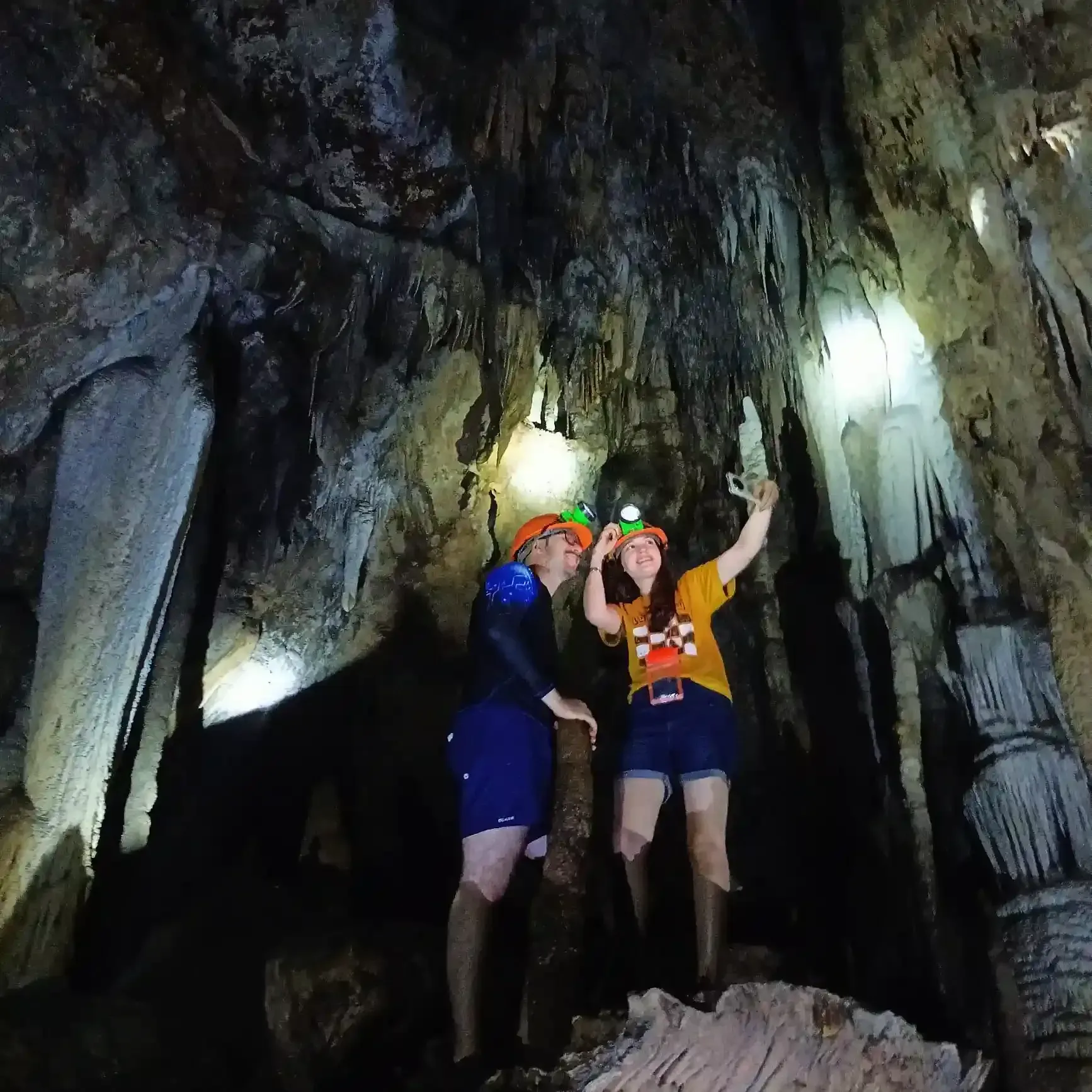 klang-cave-tour-18.webp