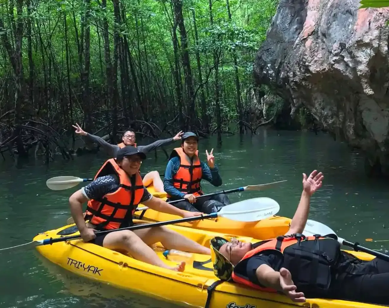 krabi-kayak-tour-through-ao-thalane-03.webp