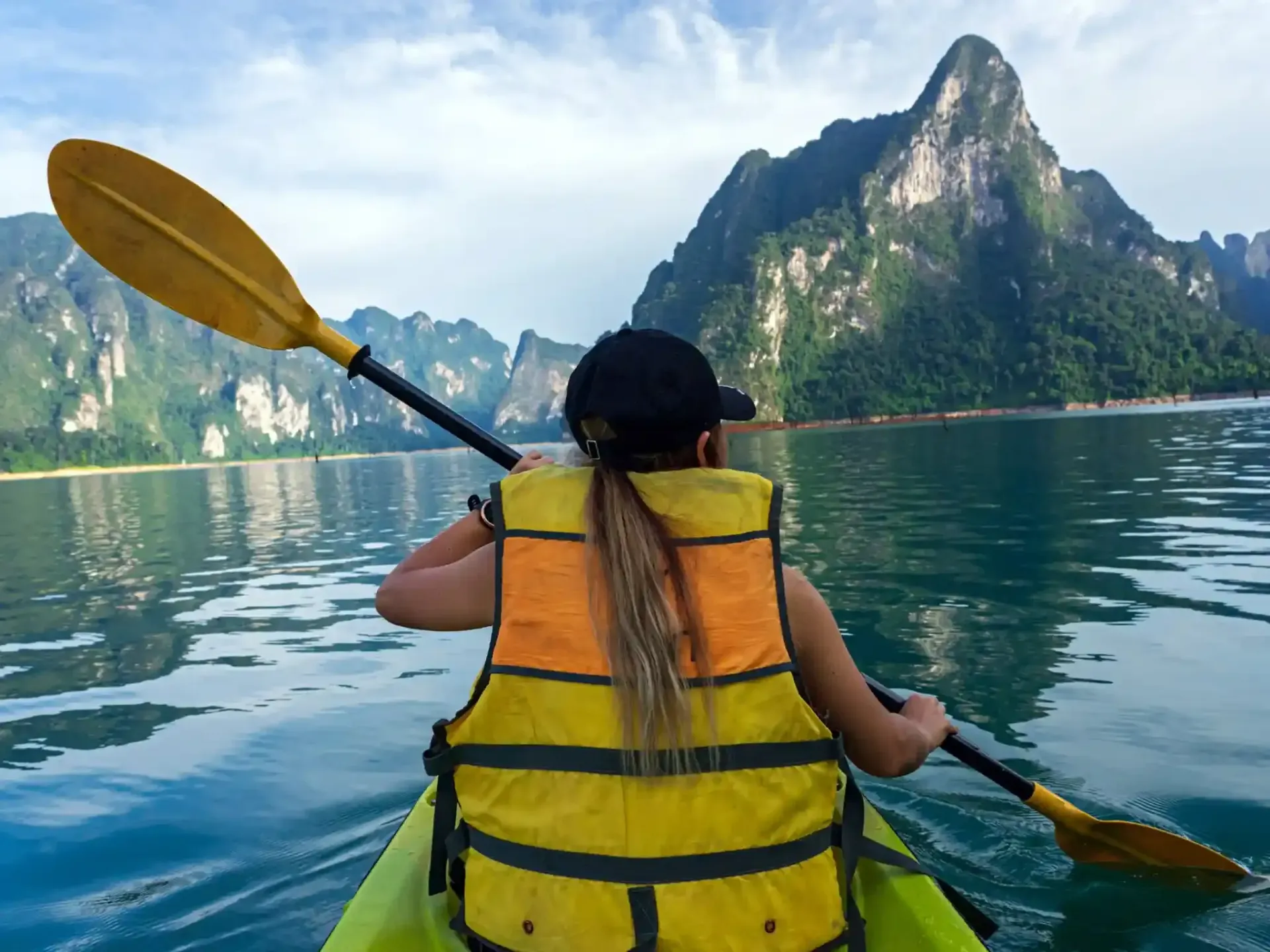 krabi-kayak-tour-through-ao-thalane-10.webp